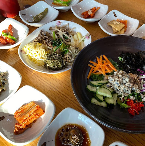 하동재첩회덮밥으로 유명한 쉬어가기좋은날식당에서 푸짐한 한 끼 즐기기